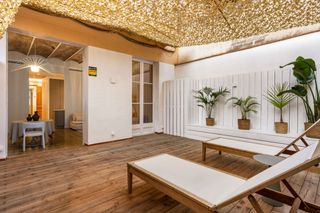 Appartement  Carrer de casanova. Piso reformado con terraza de 25 m2 de alto standing