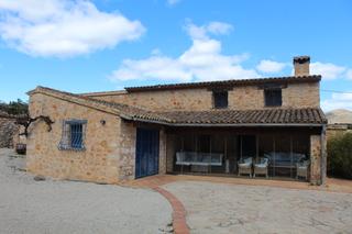 Masia a Camino segador 8. Casa rústica tradicional de xaló