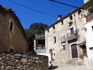 Bauernhof in Cervià de Ter. Gran casa pairal en venta para reformar con antiguo proyecto par