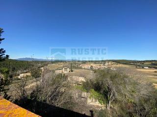 Mas à Pontós. Casa rústica con terraza con vistas para reformar en pontós