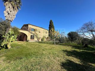 Masia a Quart. Espectacular propiedad con masía principal y casa anexa en venta