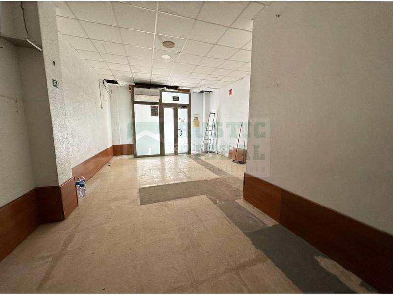 Foto 06ca7804-5ee7-4b0a-98e6-10a2522bbd06. Lloguer local comercial a Bisbal d´Empordà (La)