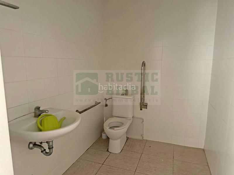 Foto 4cbe98e7-f497-4d48-a000-dc96f97ba3bf. Lloguer local comercial a Bisbal d´Empordà (La)