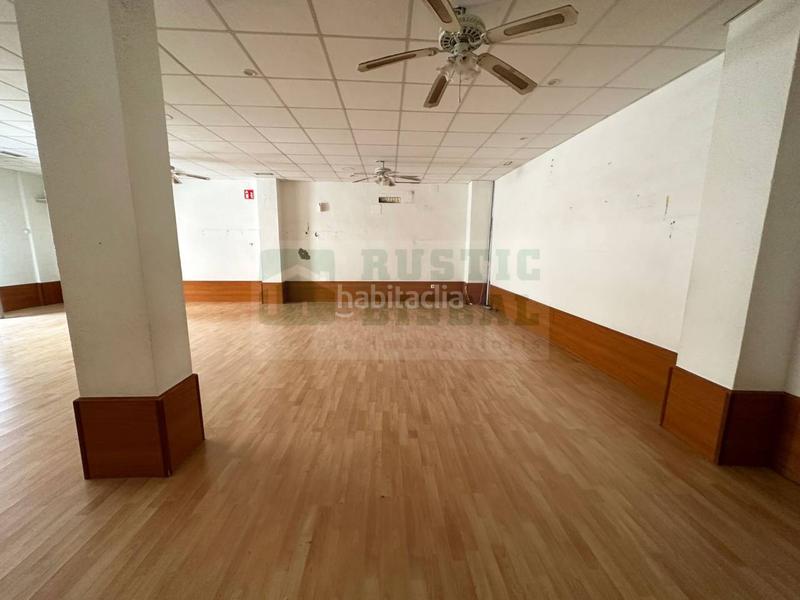 Foto c0cad300-f570-4b1c-8d28-bf026ed3f4f1. Lloguer local comercial a Bisbal d´Empordà (La)