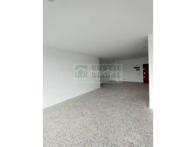 Foto 109238d0-7c6b-4f39-bc51-7cee8df2297f. Location local commercial dans Bisbal d´Empordà (La)