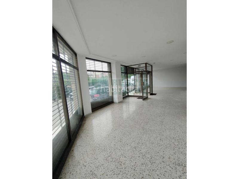 Foto 2f13d04d-4d41-4319-b0a0-b338cd14acfe. Location local commercial dans Bisbal d´Empordà (La)