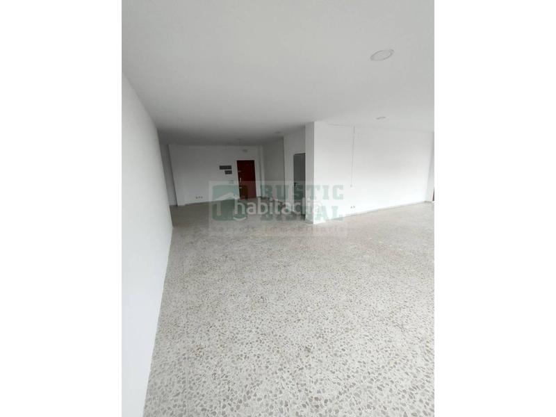 Foto 69d7801d-7940-41d2-abaf-fa7e9e8ec382. Location local commercial dans Bisbal d´Empordà (La)