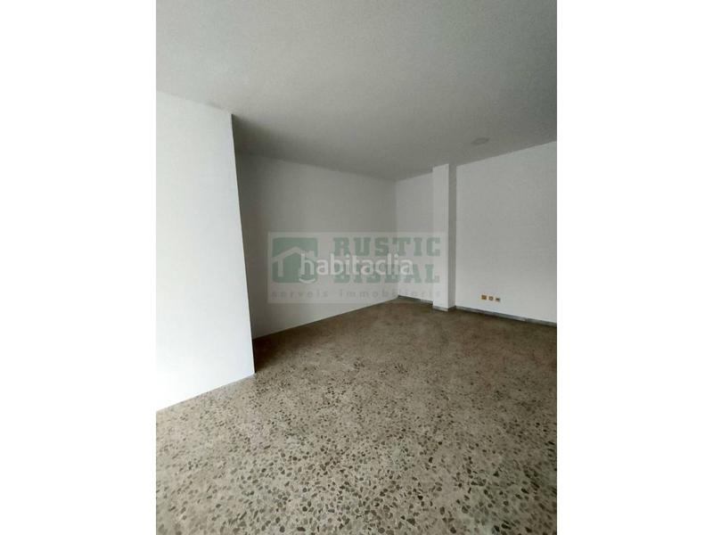 Foto bb6f4991-2de4-4580-85cb-9c5fa1d245ec. Location local commercial dans Bisbal d´Empordà (La)