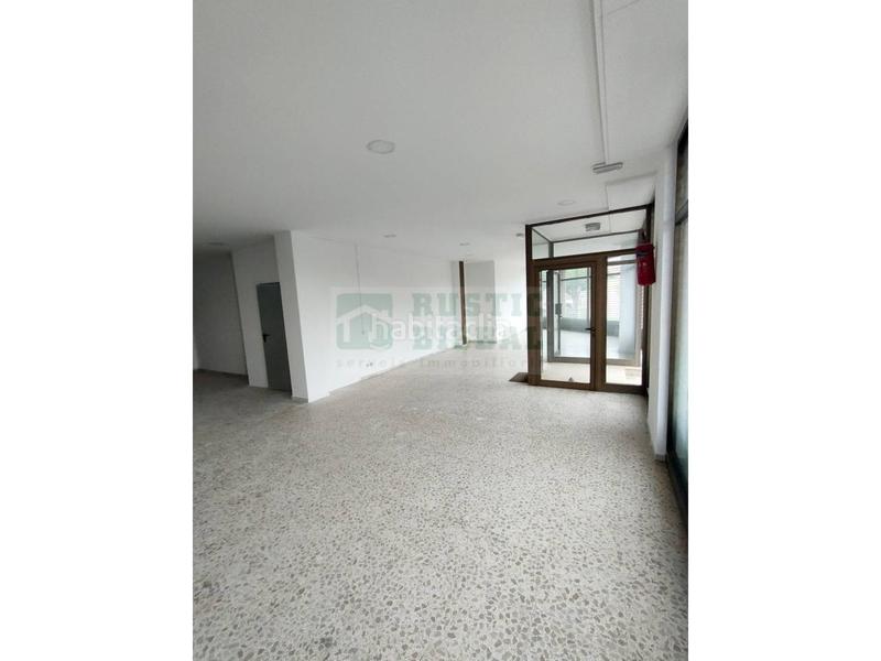 Foto cf0f3db3-3753-4c33-a9a3-5e8c6fe313ae. Location local commercial dans Bisbal d´Empordà (La)