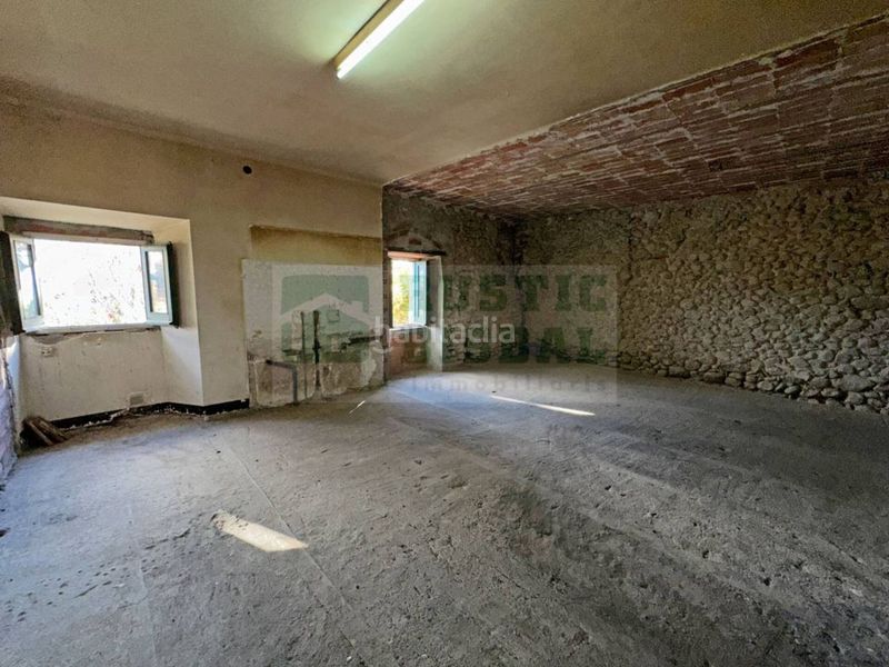 Foto 41d9b7f6-d0be-41e1-b7c9-66737e628e34. Masia amb aparcament a Bàscara