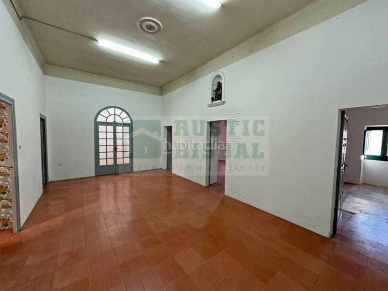 Foto a524f582-f922-4a9a-b5aa-97502b423ad6. Masia amb aparcament a Bàscara