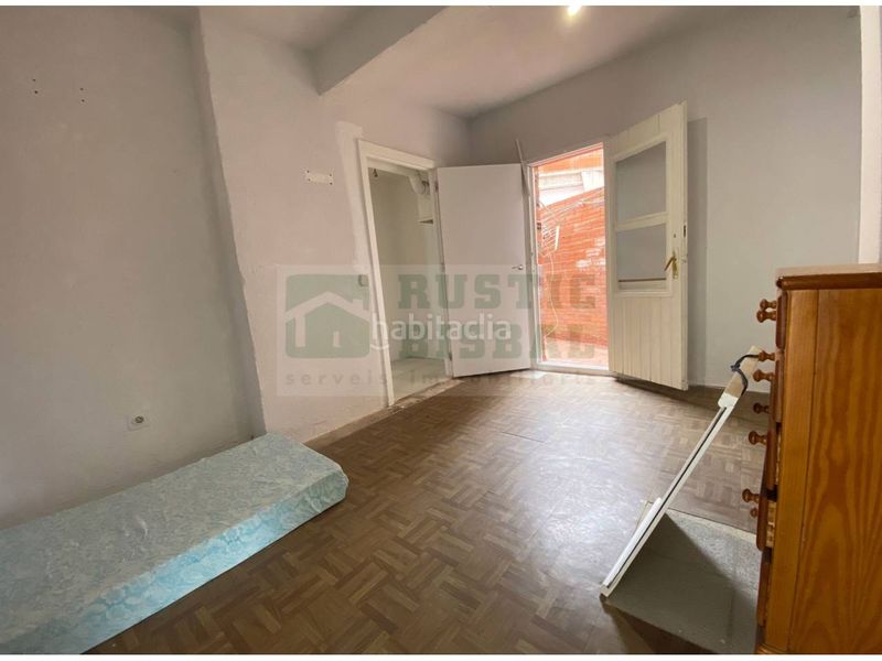 Foto 48b18268-3802-4b77-84cd-2b394a242e28. Local comercial  con vivienda situado en l en venta o alquiler una oportunidad de inversión en Estartit
