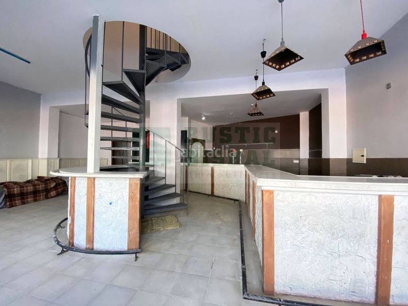 Foto 7fa07455-8c4f-444f-a8c4-800e6dd1bc13. Local comercial  con vivienda situado en l en venta o alquiler una oportunidad de inversión en Estartit