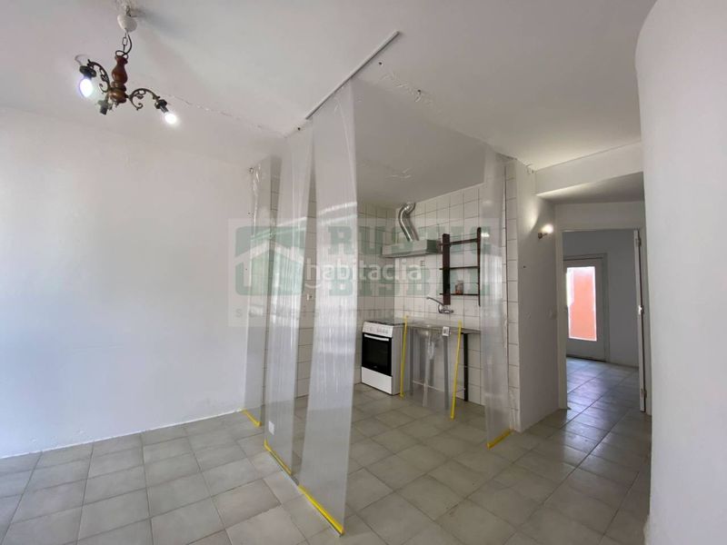 Foto 9cc9a000-ad76-42c4-9e96-0bb8960f14ee. Local comercial  con vivienda situado en l en venta o alquiler una oportunidad de inversión en Estartit