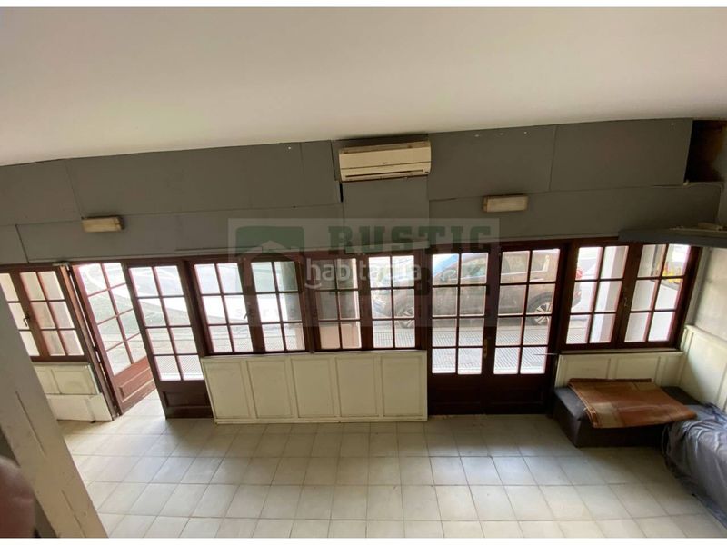 Foto c55e4bde-3eec-4c08-bfdc-7a0584542846. Local comercial  con vivienda situado en l en venta o alquiler una oportunidad de inversión en Estartit