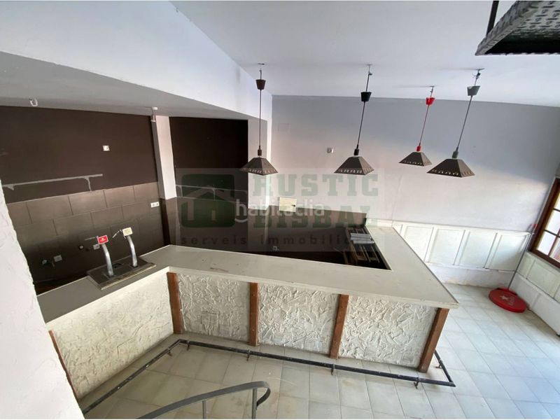 Foto c7f1d77e-eeda-4da0-9a4a-cf893496946b. Local comercial  con vivienda situado en l en venta o alquiler una oportunidad de inversión en Estartit