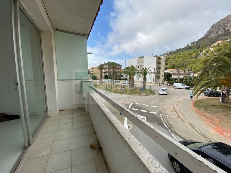 Foto ecc5157a-930c-4698-9e44-8ee5044df1d2. Local comercial  con vivienda situado en l en venta o alquiler una oportunidad de inversión en Estartit