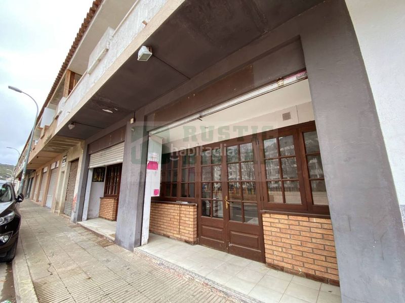 Foto fccf8198-4cba-403a-94d8-29778c3733be. Local comercial  con vivienda situado en l en venta o alquiler una oportunidad de inversión en Estartit