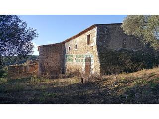 Masia a Domeny. Finca con varias masías en venta en el corazón de las gavarres