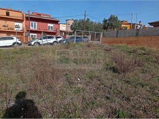 Terreny residencial a Molí de Vent-La Sauleda. Parcela amplia en venta con posibilidad de casa adosada en palaf