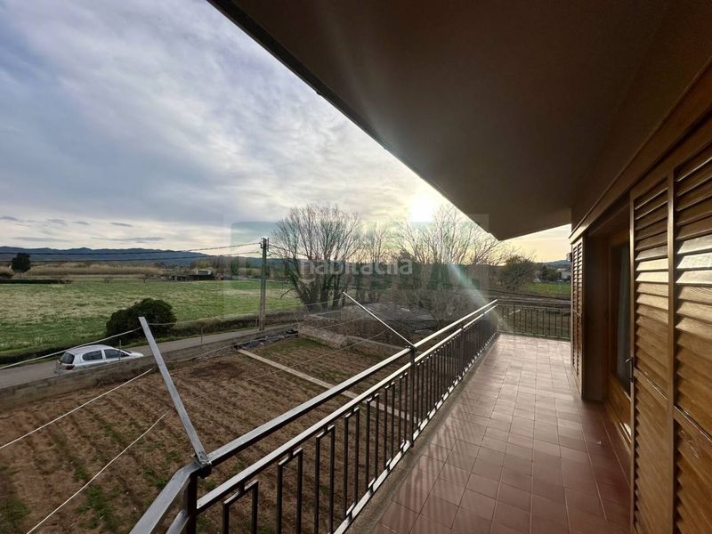 Foto 425579ea-c954-478a-8104-e64a6442a404. Casa amb calefacció aparcament a Bisbal d´Empordà (La)