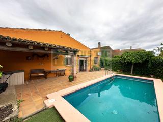 Miete Bauernhof in Ultramort. Alquiler de segunda residencia de casa rústica con jardín y pisc