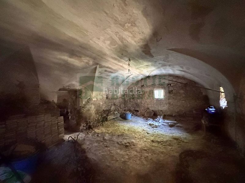 Foto 4f24f5d3-d26a-49f5-833d-8572f6b862bb. Masia amb piscina a Serinyà