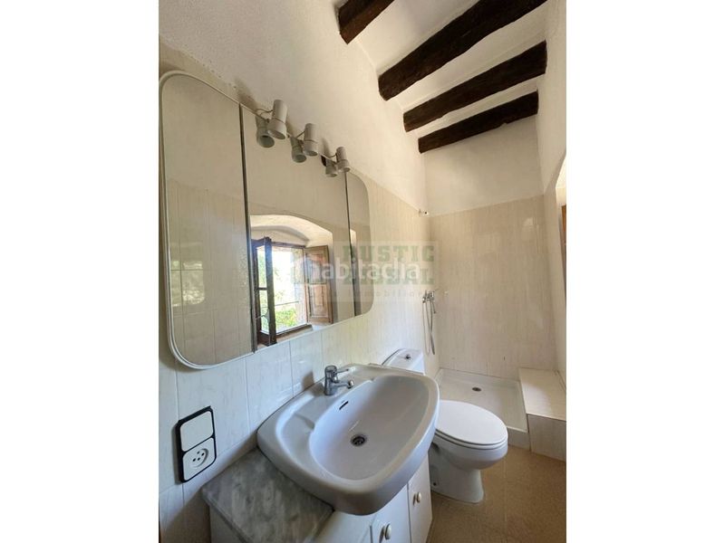 Foto f25d6a68-a637-4814-9811-61c7119786ed. Masia amb piscina a Serinyà