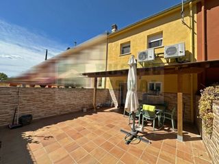 Lloguer Casa a Bisbal d´Empordà (La). En alquiler casa adosada en tranquila y familiar urbanización si