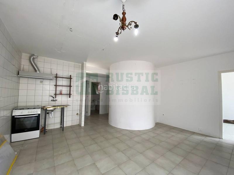 Foto 9c4ee0f2-7542-4ba2-947f-10c4c746f69f. Lloguer local comercial a l´Estartit poble Estartit