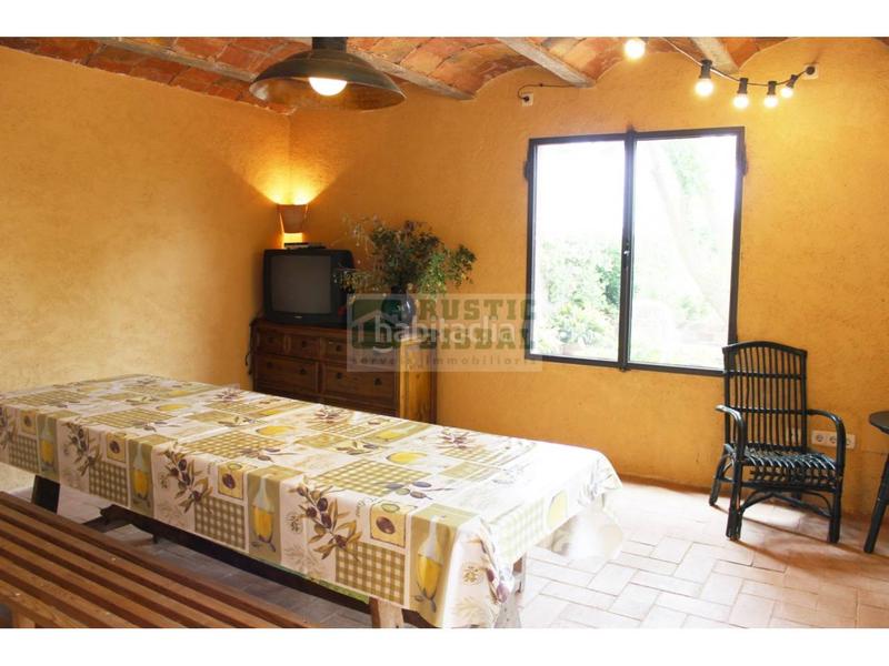 Foto 923902f1-6549-430a-8c95-458c1fe35ed3. Rent country house with heating pool in Flaçà