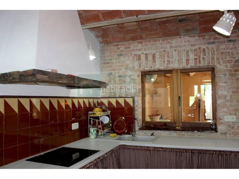 Foto c15bf3f9-cd15-4545-8b49-5d9af248afe5. Rent country house with heating pool in Flaçà