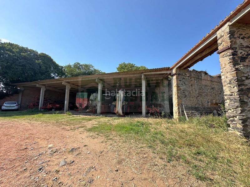 Foto 084b50a1-c4c1-42ce-9ec8-0979f397dc24. Masia amb aparcament a Rupià