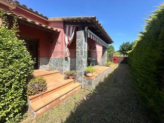 Rent House in Pera (La). Casa en alquiler en púbol con jardín y chimenea vive el encanto