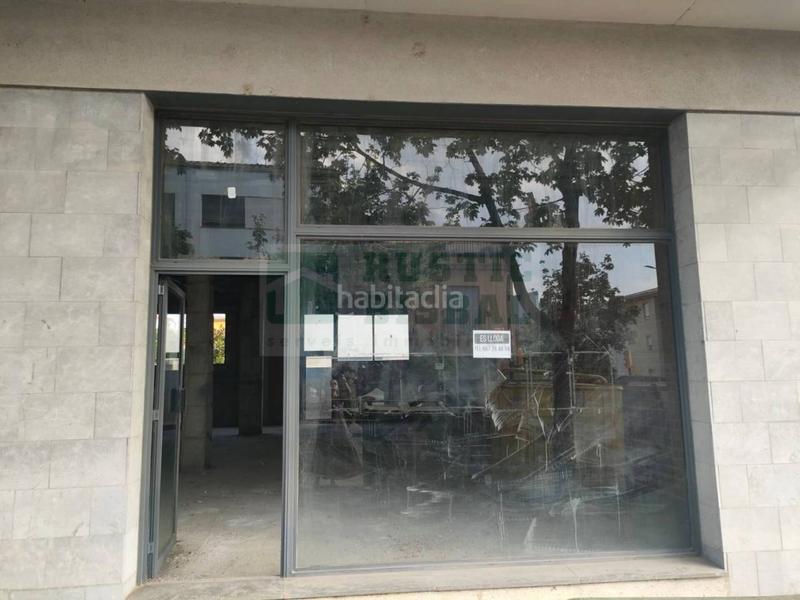 Foto afe41134-b0f3-4ef9-901f-401c65ec46ce. Location local commercial dans Bisbal d´Empordà (La)