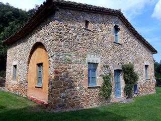 Lloguer Masia a Vilopriu. Espectacular casa rústica con jardín y piscina en alquiler en zo