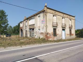 Masia  Ca la peia - ctra. verges a figueres. Finca en venta situada en verges con amplio terreno de 8600 m. i