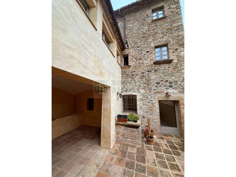 Foto e943ef05-21ea-4daa-a409-09926f1b8767. Mas avec chauffage parking dans Rupià