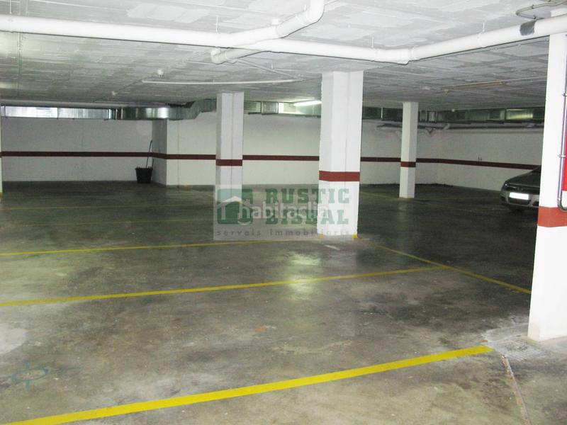 Foto b7a774cc-4e8d-4aca-9517-074626d3d08f. Affitto posto auto in Bisbal d´Empordà (La)