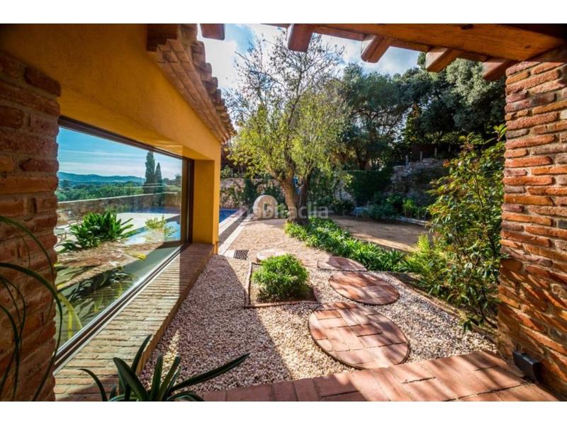 Foto 241132a6-65f2-4966-9497-f0fe2ba69922. Bauernhof mit heizung parking pool in Mont-ras