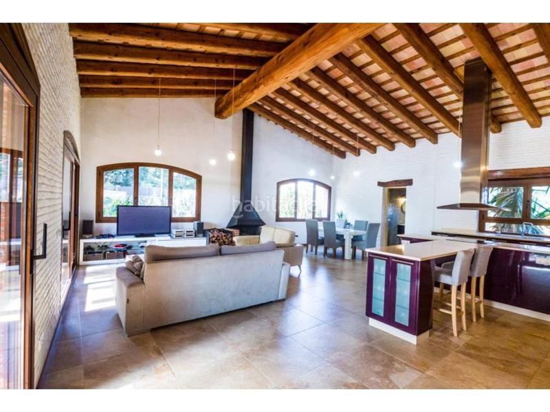 Foto 8ececbb9-7c35-404c-8646-a7d3d392fc0d. Bauernhof mit heizung parking pool in Mont-ras