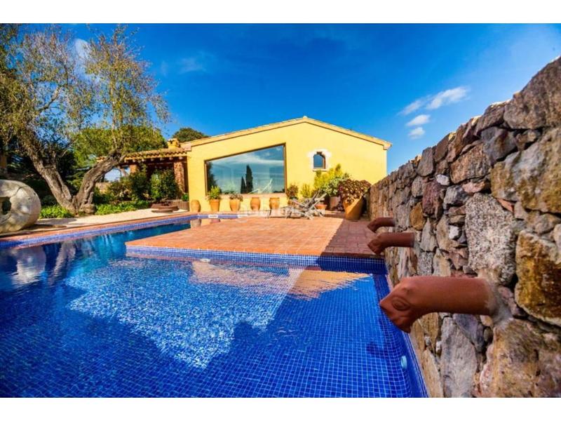 Foto cdfc43bf-a378-48ca-8fbf-edc7acdc3a71. Bauernhof mit heizung parking pool in Mont-ras