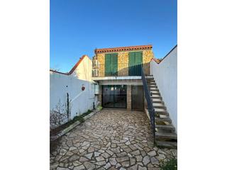Masia a Bisbal dEmpord (La). Casa rstica reformada con amplio jardn en venta situada en la