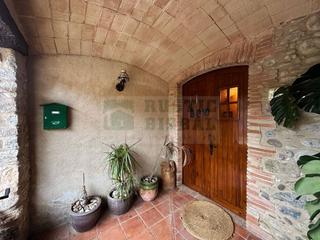Masia a Del pi 10. Exclusiva en venta  casa con jardín y terraza en boadella  alt e