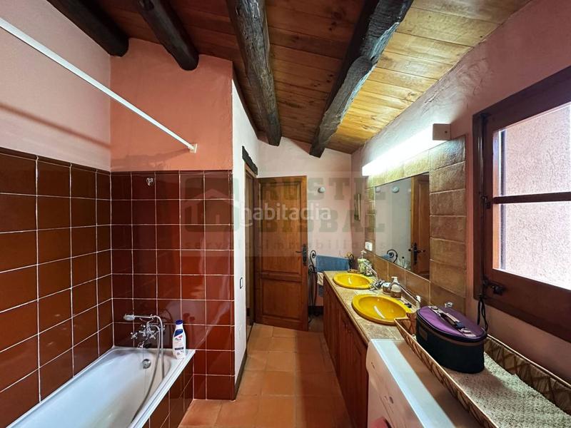 Foto 14e9cb79-dce9-4265-abd2-5509bf5c67fb. Country house with heating in Boadella i les Escaules
