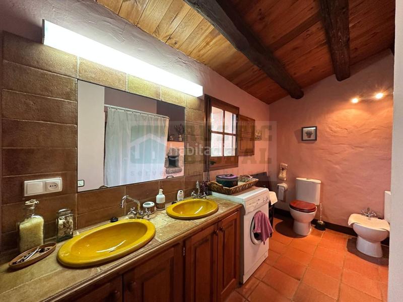 Foto 77fe1cf1-2790-4c12-aa64-a25f03058b84. Country house with heating in Boadella i les Escaules