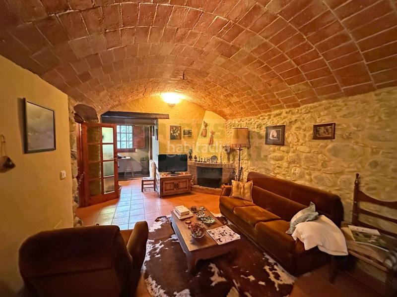 Foto ac49d0e2-81b3-4d00-9490-ffd053d52b1b. Country house with heating in Boadella i les Escaules