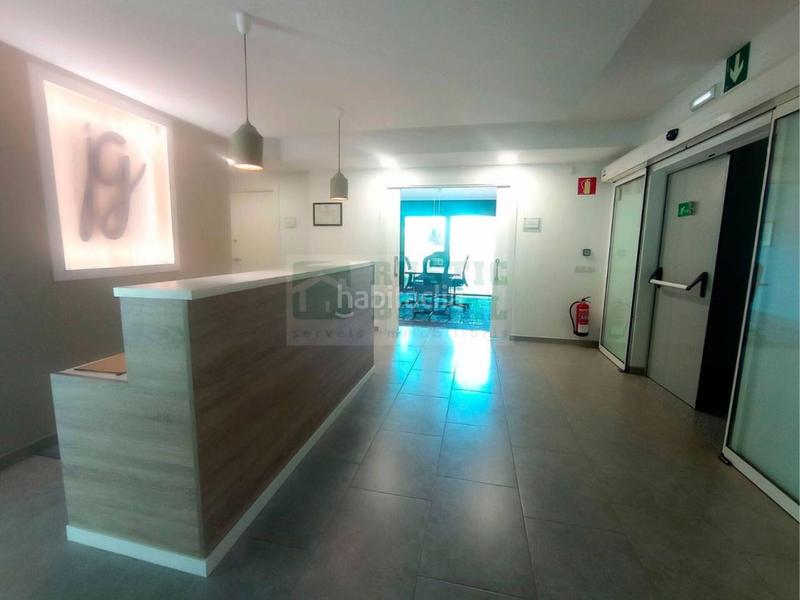 Foto 72ba4b39-e2b3-4eb6-b9d6-e2af0ebaa4a3. Location bureau avec chauffage dans Forallac