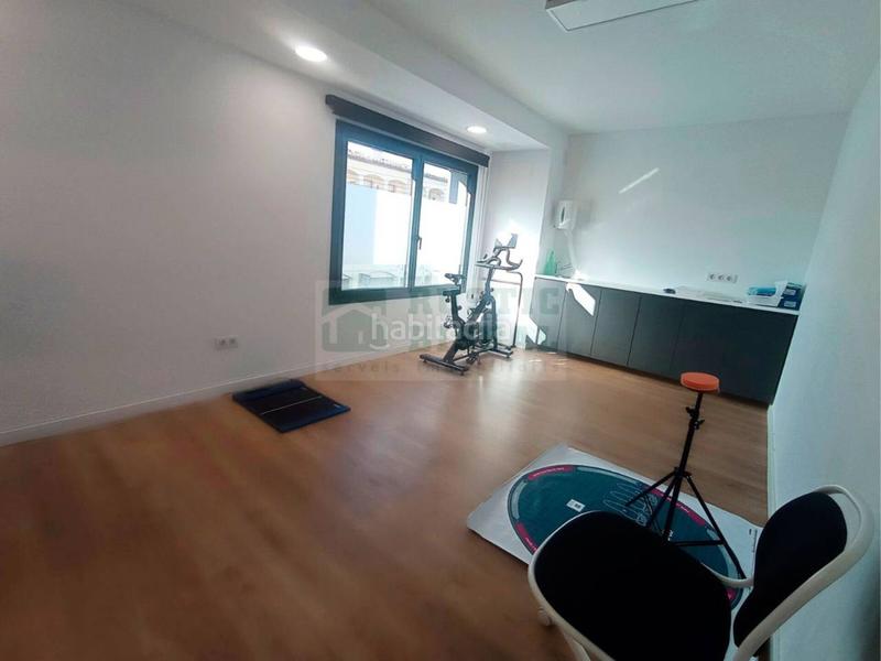 Foto 84e3b6c4-bae9-4705-86e9-24f64be5e31d. Location bureau avec chauffage dans Forallac