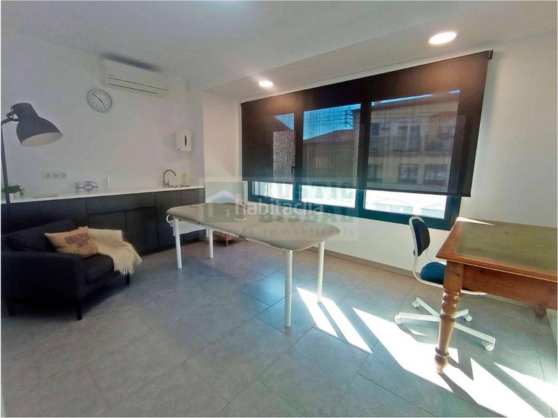 Foto f6b6586a-e18c-4787-b060-2cce3871047b. Location bureau avec chauffage dans Forallac